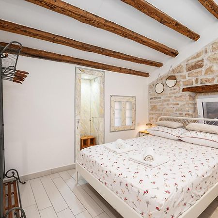 Apartman Tutto Bene ロヴィニ エクステリア 写真